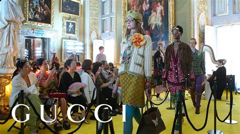 gucci cruise 2018 live stream|Gucci Cruise 2018 fashion show .